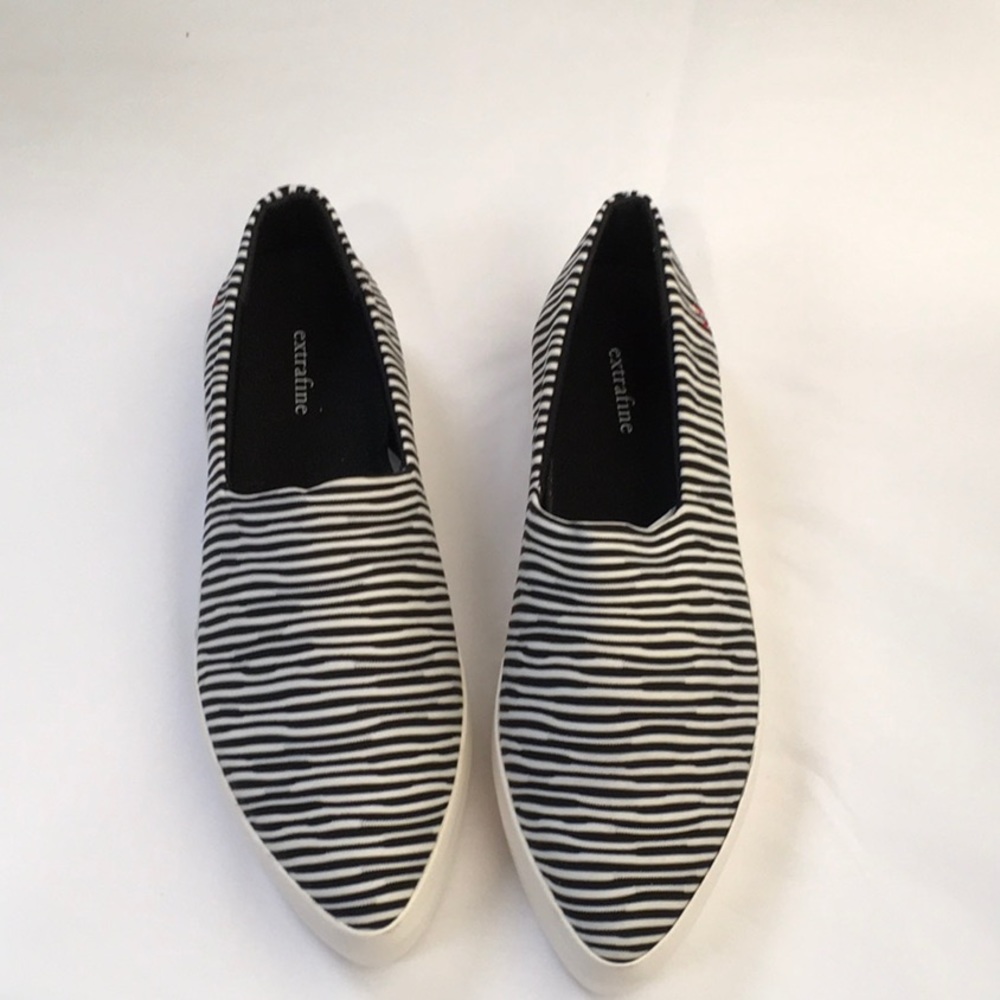 Extrafine uptight slip on sneaker